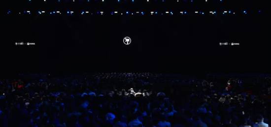 罗永浩迟到48分钟鞠躬道歉，竟然是为了这个七年后的秘密回归 - 