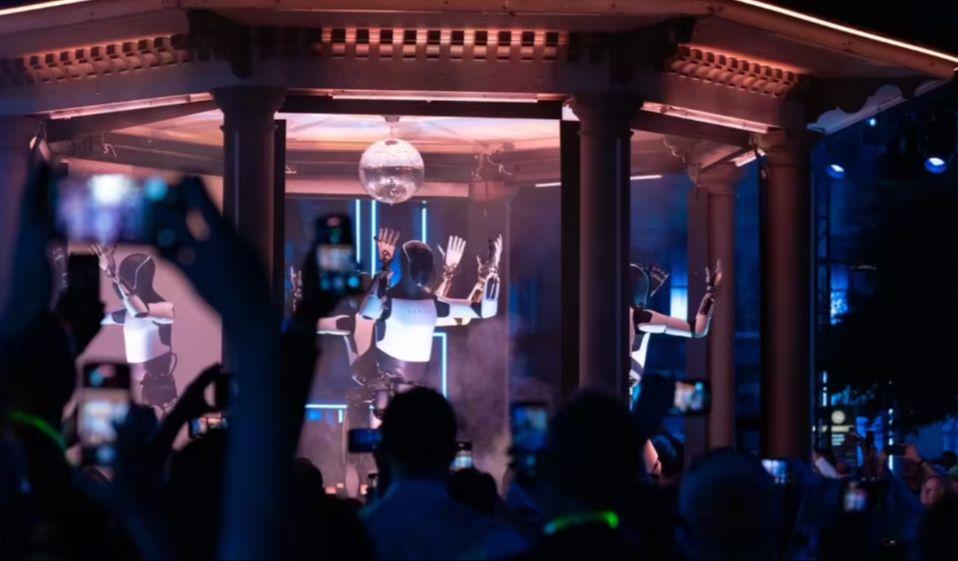 马斯克宣布今年生产首批人形机器人，没想到目标数量竟然这么少 - 