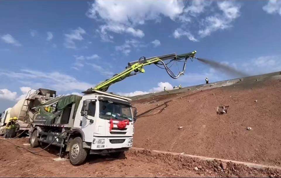 先锋湿喷机助力世纪工程提升混凝土喷射效率(图2)