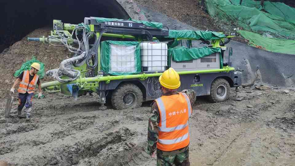 先锋湿喷机助力世纪工程提升混凝土喷射效率(图3)