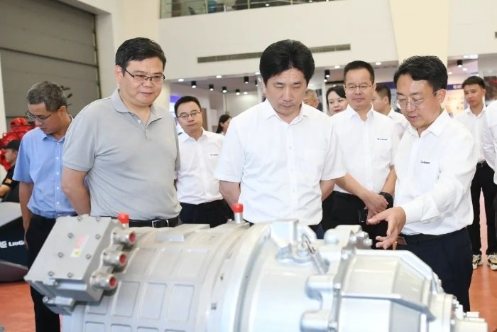 海螺集团与柳工深化战略合作共绘水泥行业绿色转型图景(图3)