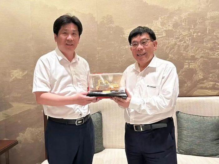 海螺集团与柳工深化战略合作共绘水泥行业绿色转型图景(图1)