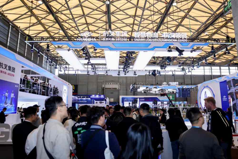 杭叉发布人形机器人，竟然要彻底颠覆传统物流搬运模式(图2)