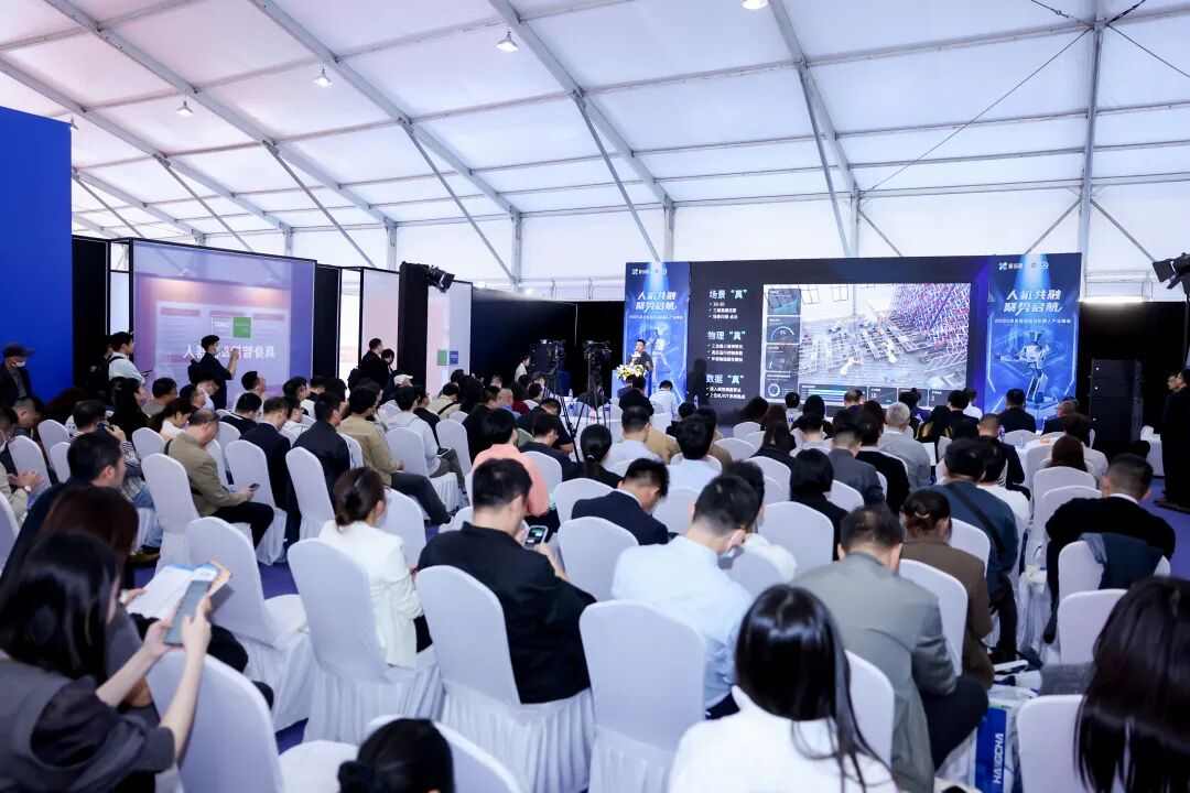 传统叉车巨头竟造出人形机器人，物流行业要变天了？(图11)