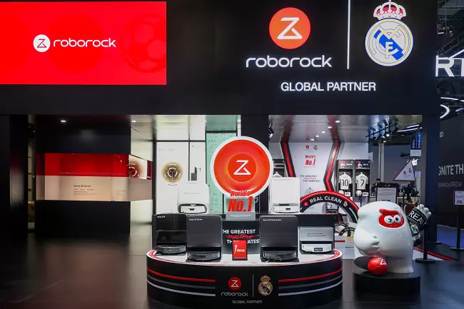 扫地机器人竟然会爬楼梯，全球首款轮足机器人亮相CES(图4)