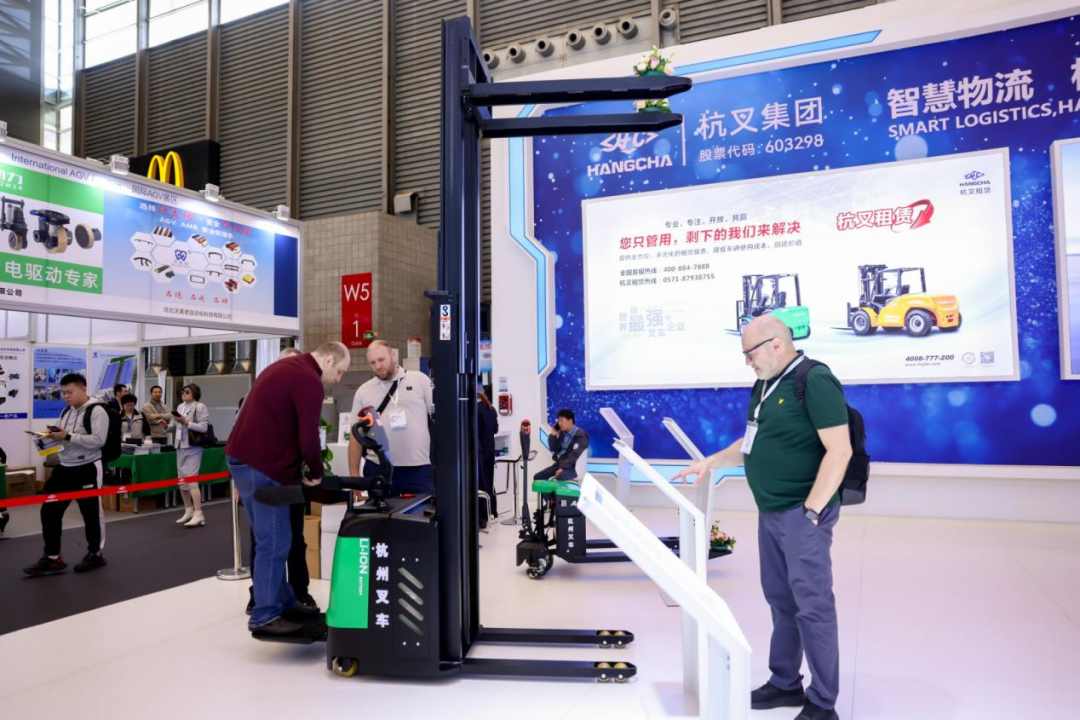 杭叉发布人形机器人，竟然要彻底颠覆传统物流搬运模式(图11)