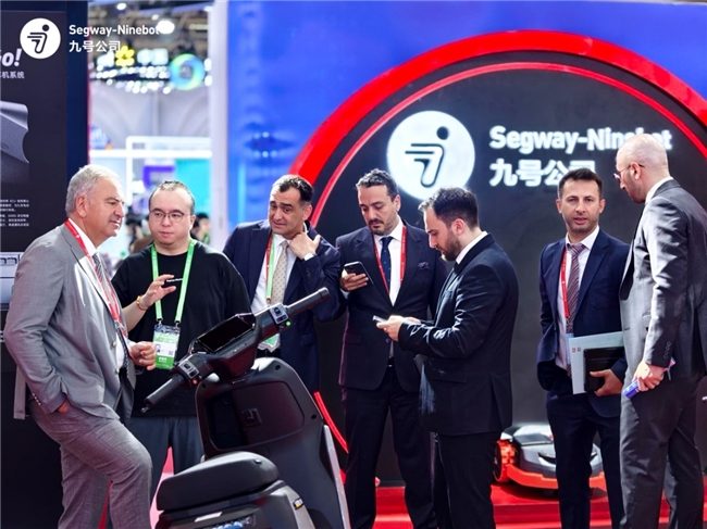 智能电动车安全技术解析：防水电池与智能系统如何保障骑行(图1)