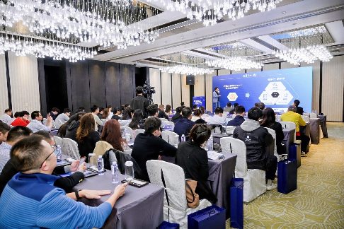 垂直AI智能体如何重塑产业效率：从通用模型到行业专才的变革(图1)