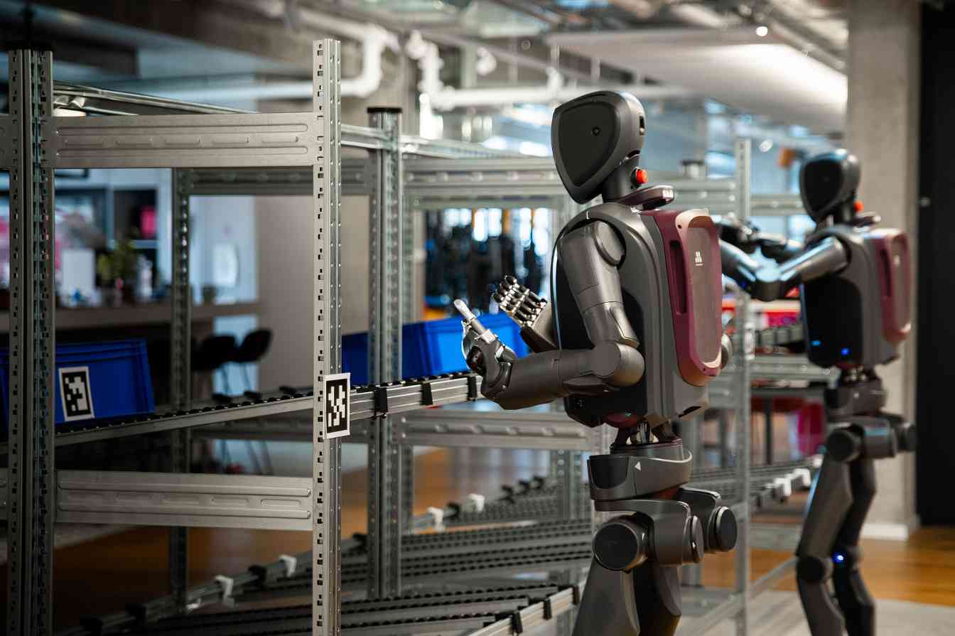 自动驾驶巨头收购人形机器人公司，加速物理AI商业化布局(图3)