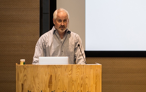 西蒙东技术哲学解析：重新审视人与机器的共生关系(图1)