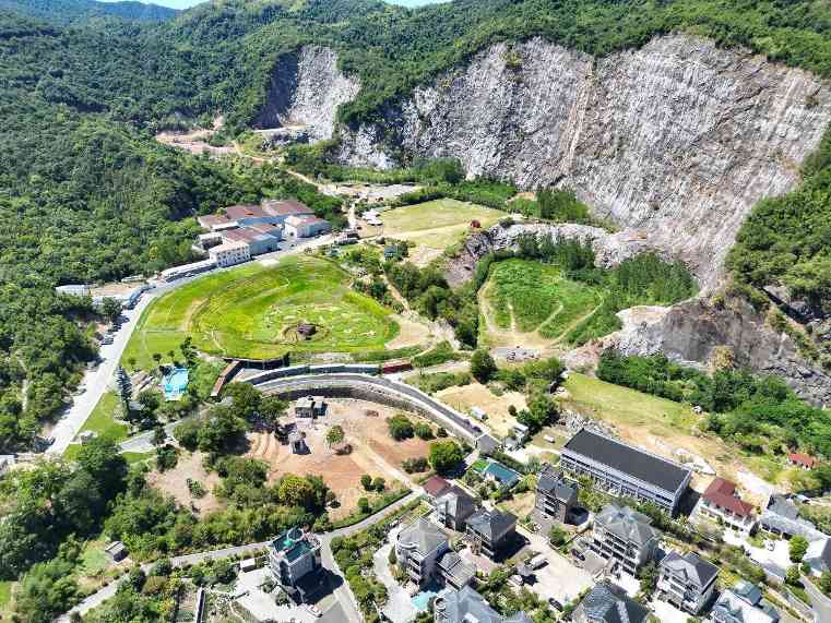 之江机器人产业服务港启航，打造百亿产值“机器人母港”新支点(图2)