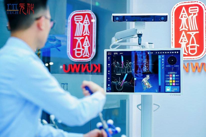 全球首创五合一全骨科手术机器人亮相，引领智能医疗新突破(图3)