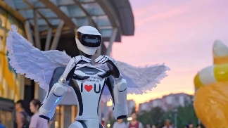 赛博丘比特七夕送浪漫，科技与节日惊喜的沉浸式体验(图3)