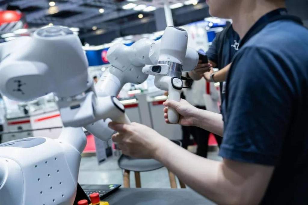 智能机器人创新产品亮相工博会，探索自动化解决方案新高度(图9)