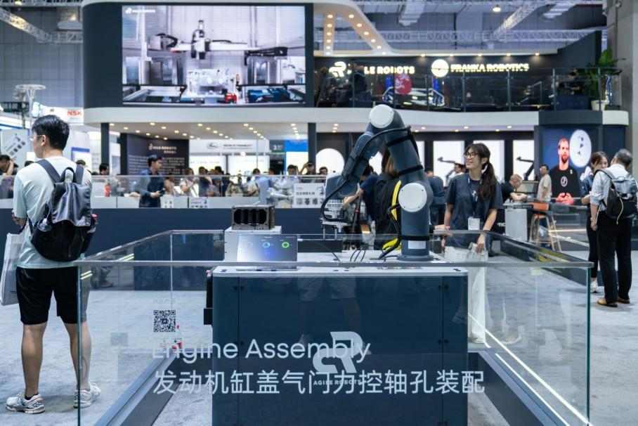 智能机器人创新产品亮相工博会，探索自动化解决方案新路径(图8)